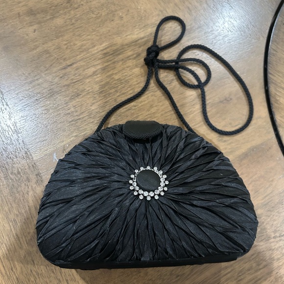 Elegant Black Evening Clutch with Crystal Accent, NWOT, 8 x 5. - Picture 8 of 10